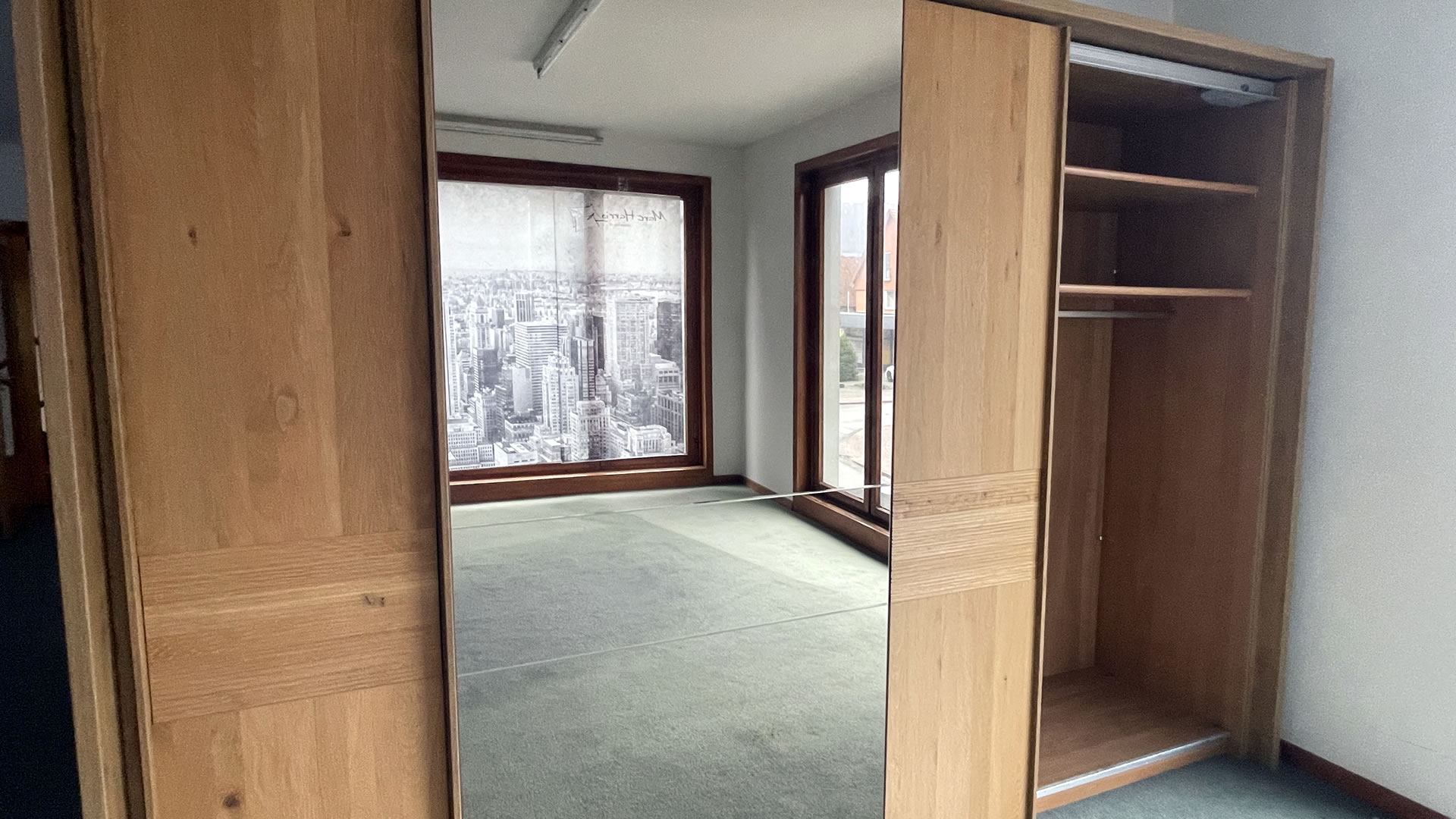 Schwebetüren-Schrank Eiche